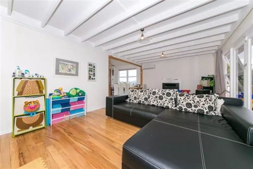 西區(qū)Massey 4房靜街住宅 翻新廚房浴室，出租潛力大，近購物中心與高速，自住投資兩相宜